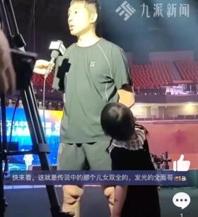 许昕儿子与孙颖莎电话模仿